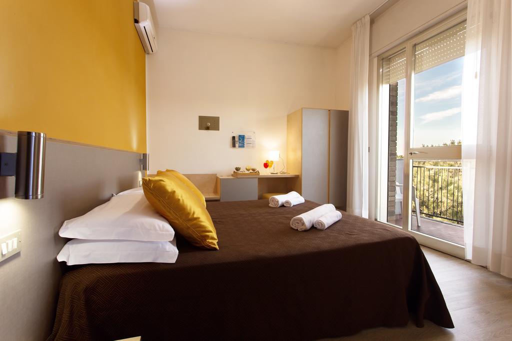 Hotel Antares Cervia Exterior photo